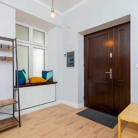 Apartment Cracow Plac Wolnica By Renters *