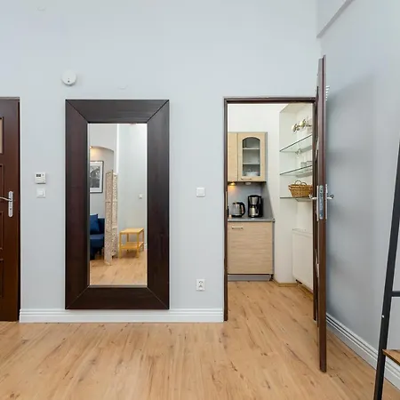 Cracow Plac Wolnica By Renters *